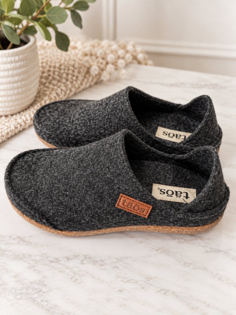 Taos Charcoal Wool Felt Slip On Clogs Comfort Shoes Women’s Approx 9.5